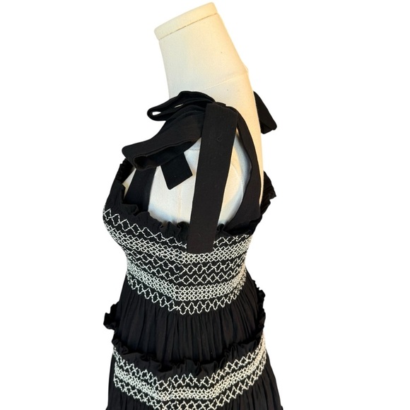 Shona Joy - Shirred Tiered Black and White Ruffled Mini Sundress Sz 4 - Picture 6 of 11